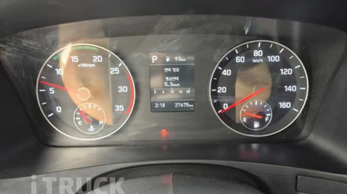 주행거리 27,675km가 표시된 올뉴마이티 계기판