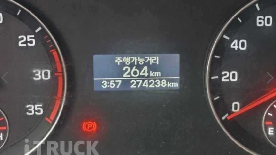 27만km를 넘긴 현대 올뉴마이티 2.5톤 카고의 계기판