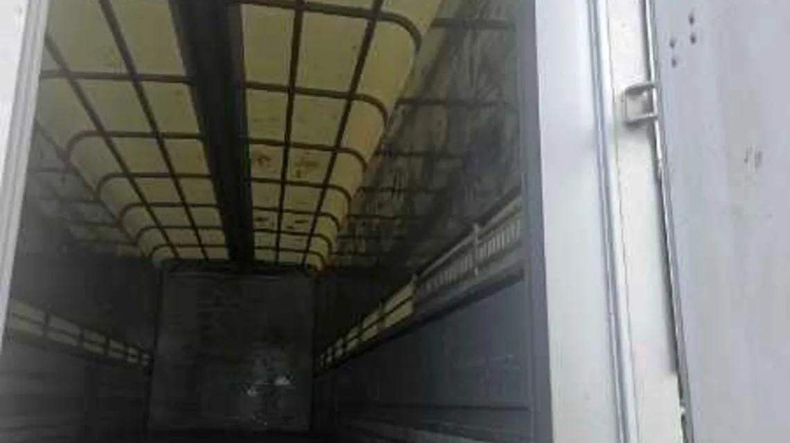 상승윙바디 적재함 내부 골격과 바닥